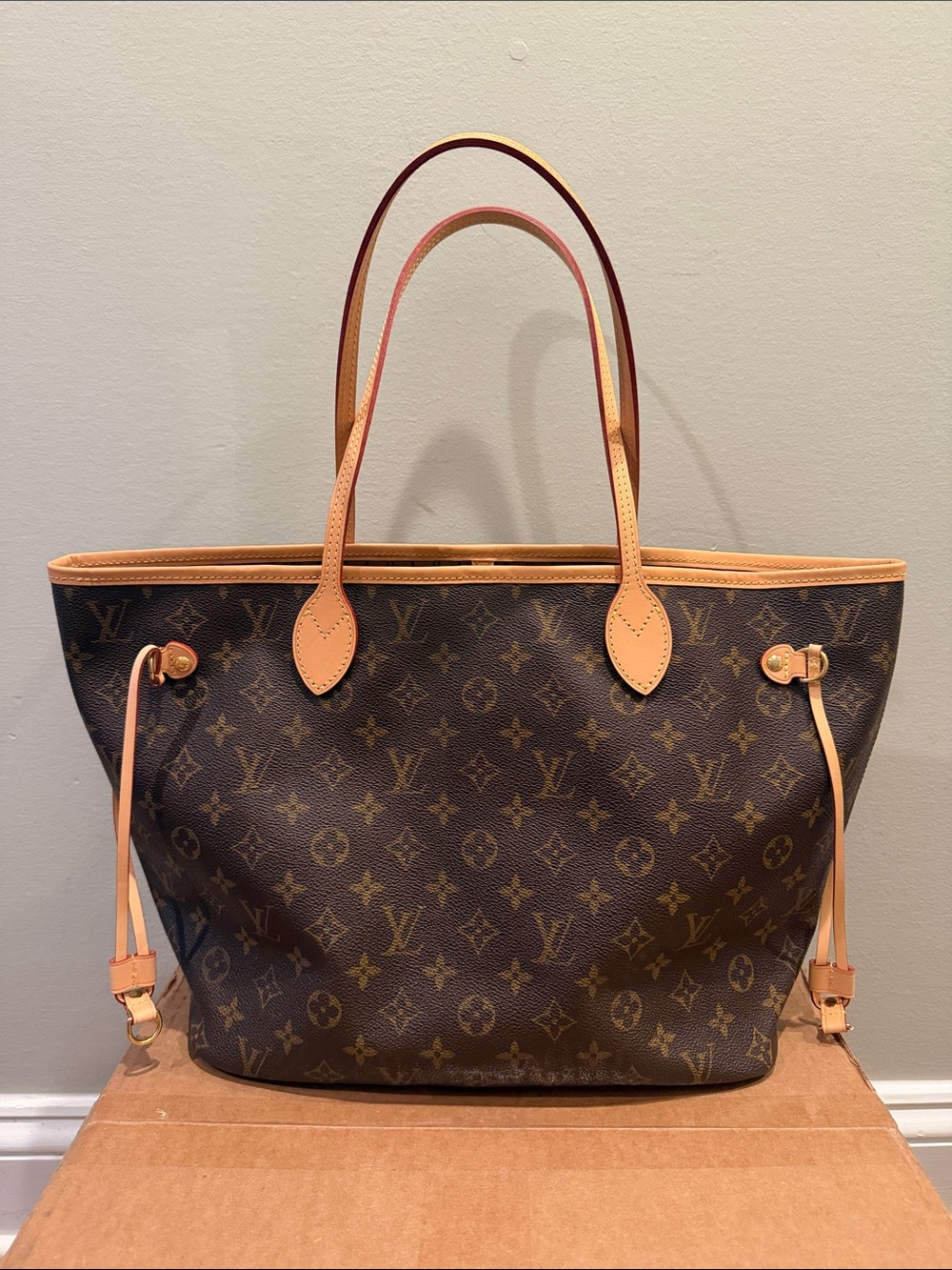 Louis Vuitton Monogram Neverfull MM Brown Tote with Natural Leather Trim